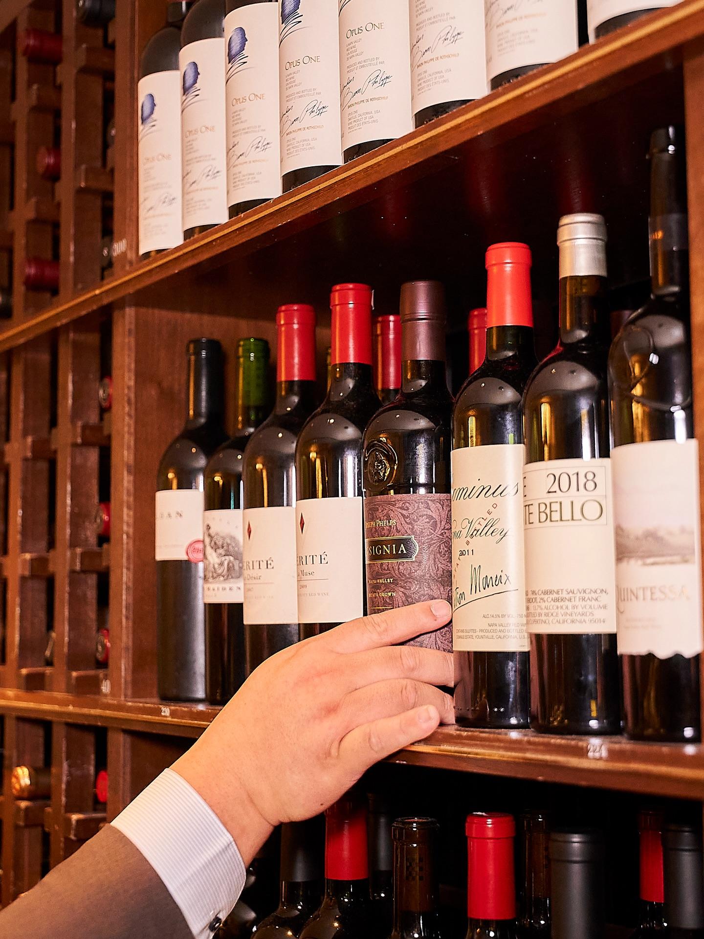 お料理に合うワインの組み合わせは、スタッフが丁寧にご提案いたします。